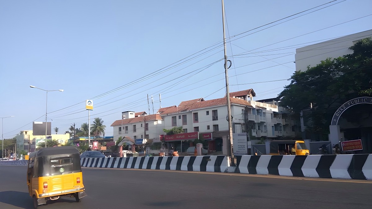 On-Road Commercial Land with Old Building (11 Grounds) - Gowrivakkam, Tambaram-Velachery Road